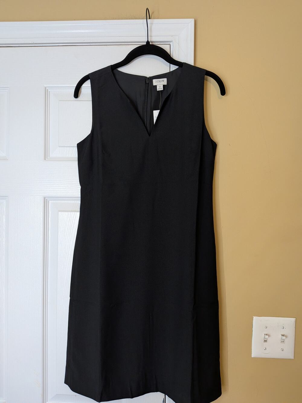 J.Crew Black Sleeveless V-Neck Tailored Shift Dress Size 0 NWT Minimalist Chic